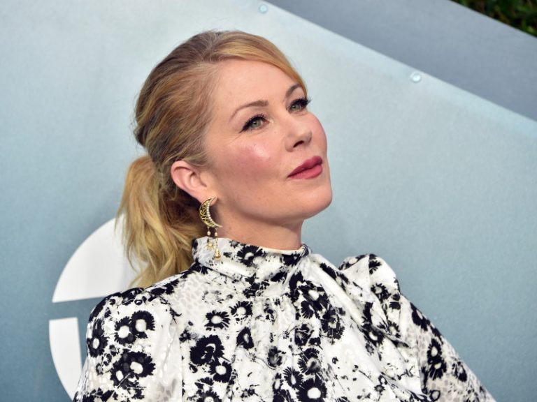 Christina Applegate Opens Up About Her Ms Diagnosis 1005 Wkxa 7703