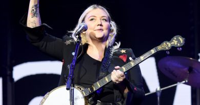 Elle King Suffers Concussion, Bows Out Of Appearances