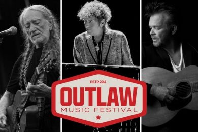 Willie Nelson, Bob Dylan, John Mellencamp: Outlaw Music Festival @ Riverbend Music Center Cincinnati, OH