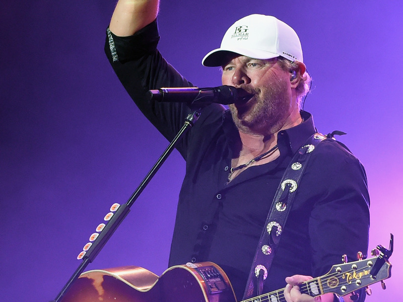 Luke Bryan And Carrie Underwood Pay Moving Tributes To Toby Keith