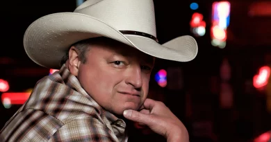 Mark Chesnutt @ Lori's Road House