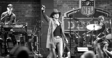 Tim McGraw Set To Play First Concert Ever At The ‘Field Of Dreams’ Site